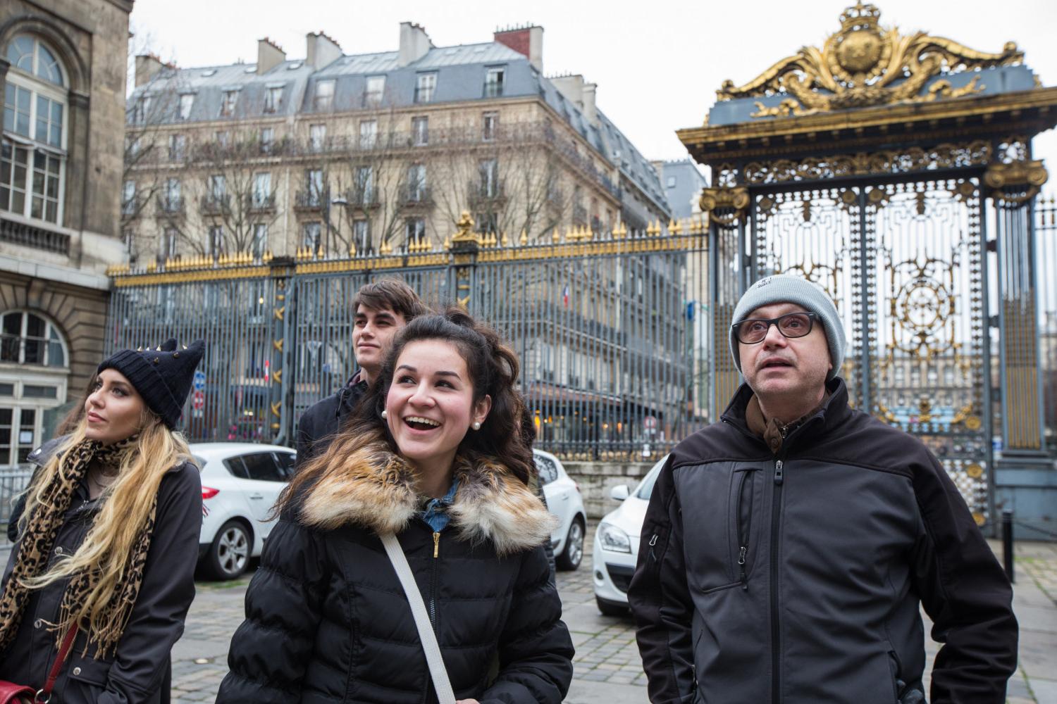 <a href='http://gsiq.ngskmc-eis.net'>全球十大赌钱排行app</a>学院法语教授Pascal Rollet带领学生们到巴黎游学.
